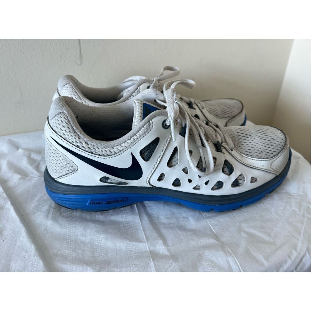 NIKE Men's Shoe's Dual Fusion Run 2 athletic Sneakers Running White-Blue Sz.8.5